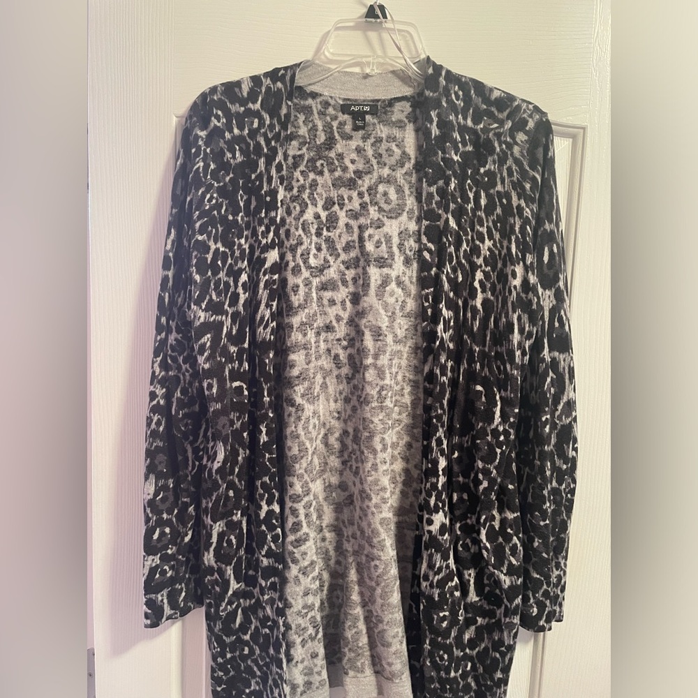 Cute light weight leopard print sweater